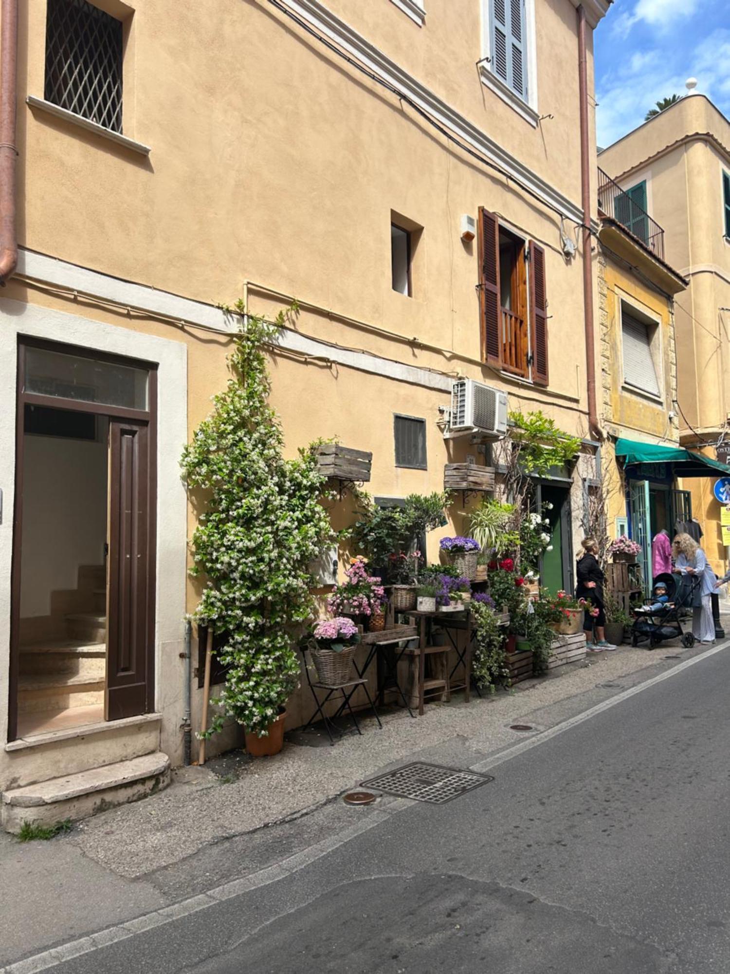 Casa Vacanze Romana 19 Giubileo 2025 Nettuno Buitenkant foto